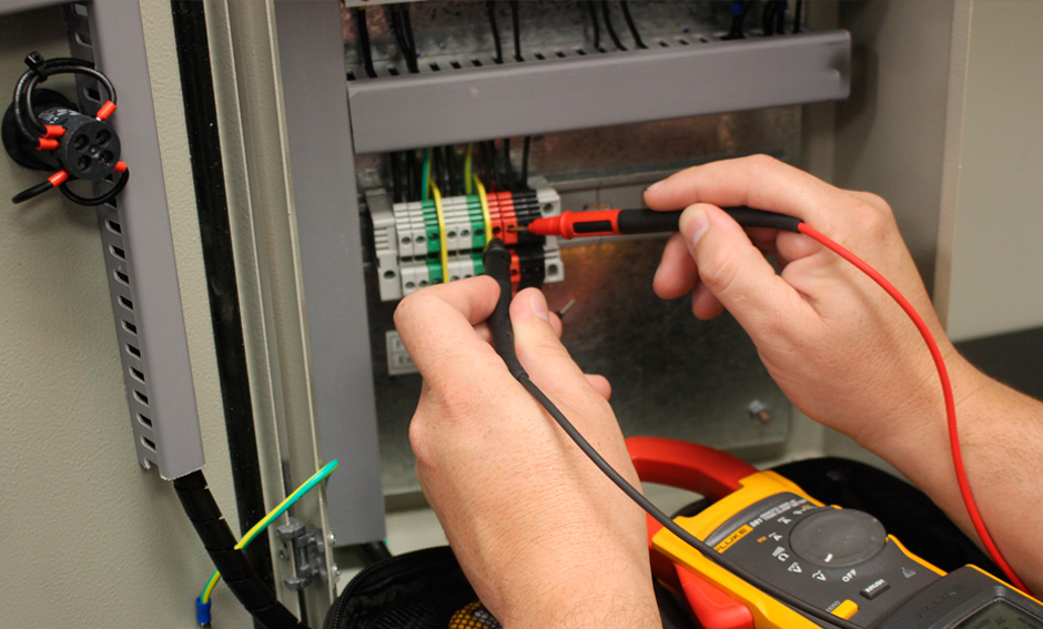 ingeniería en tableros de Kuhn